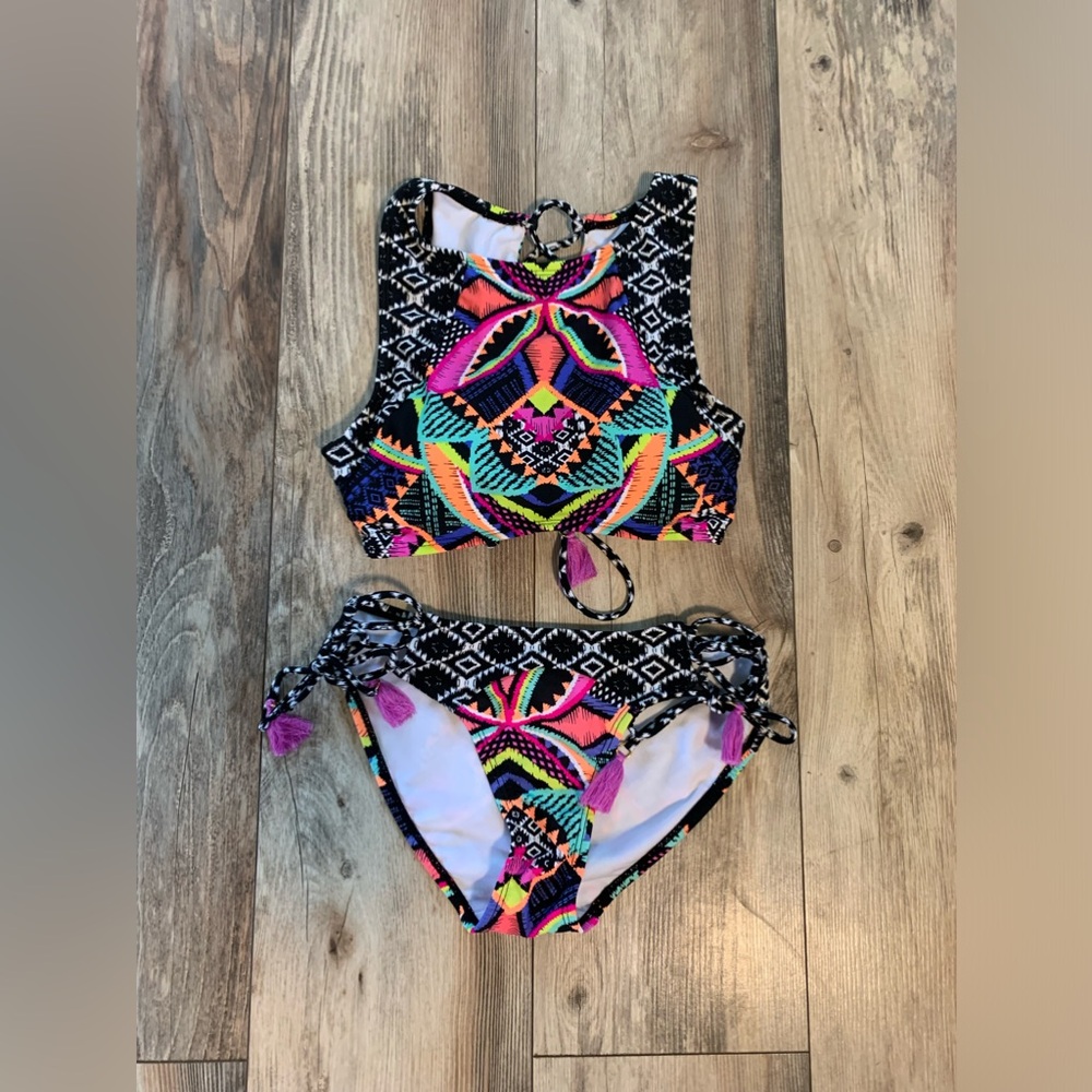 EUC Women’s SO Bikini. Size S (3/5).